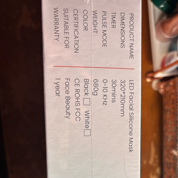 LED face mask - Picture 3 of 5